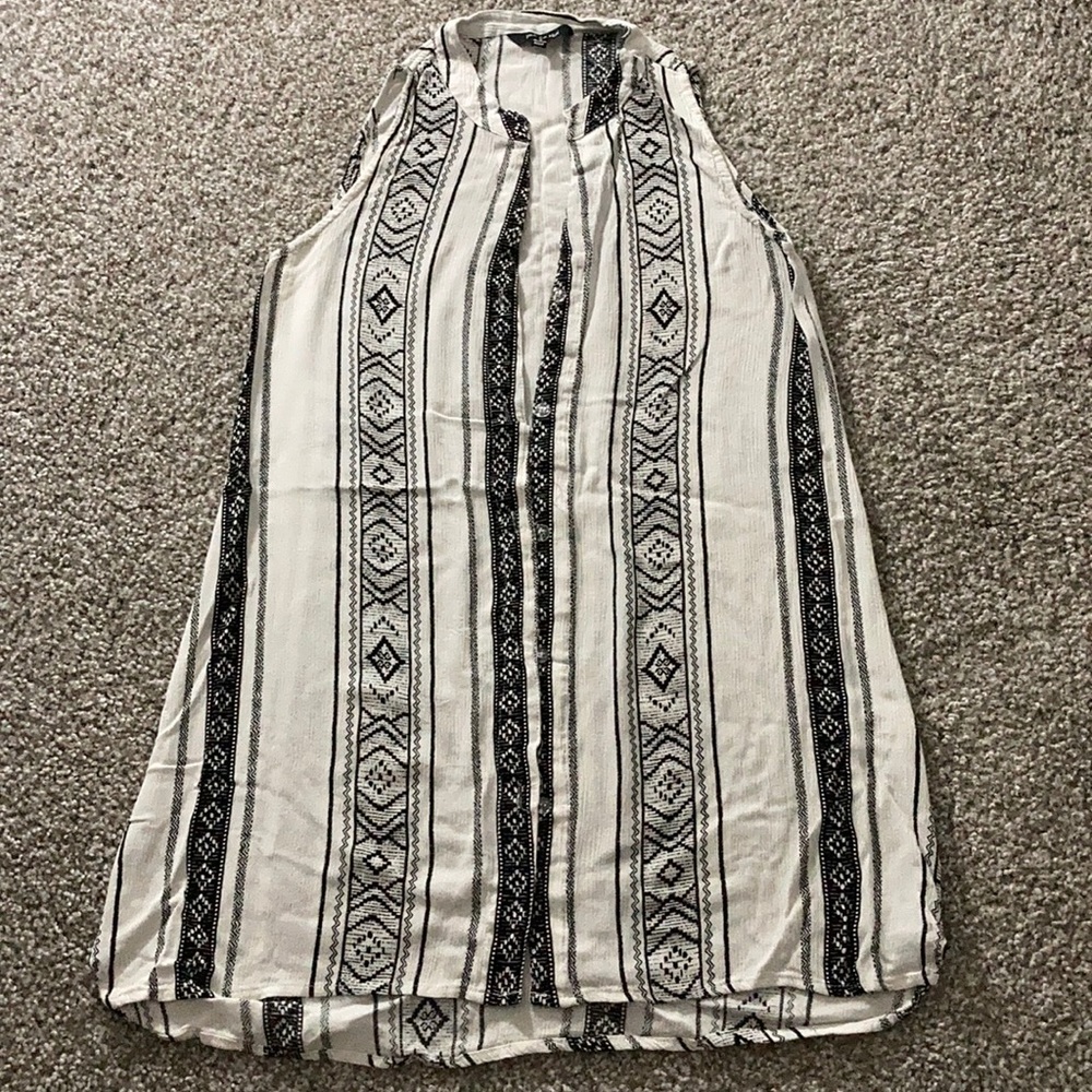 Boho style off the shoulders blouse.